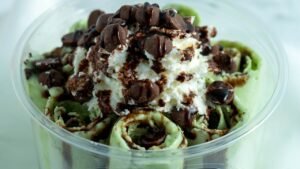 mint green color in italian desserts